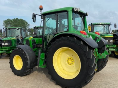 John Deere 6330