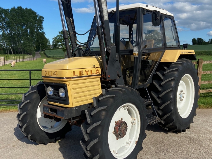 Leyland 704