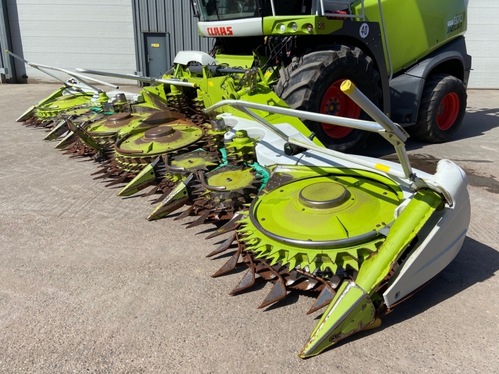 Claas Orbis 900 12 row maize header