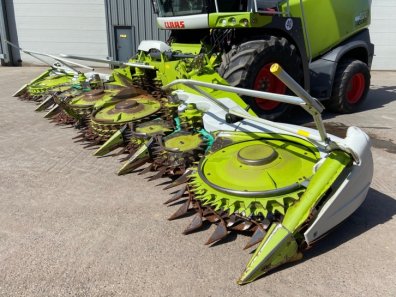 Claas Orbis 900 12 row maize header