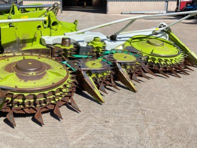 Claas Orbis 900 12 row maize header
