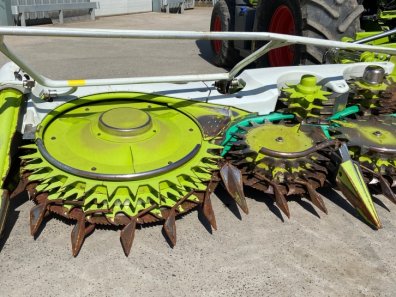 Claas Orbis 900 12 row maize header