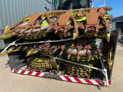 Claas Orbis 900 12 row maize header