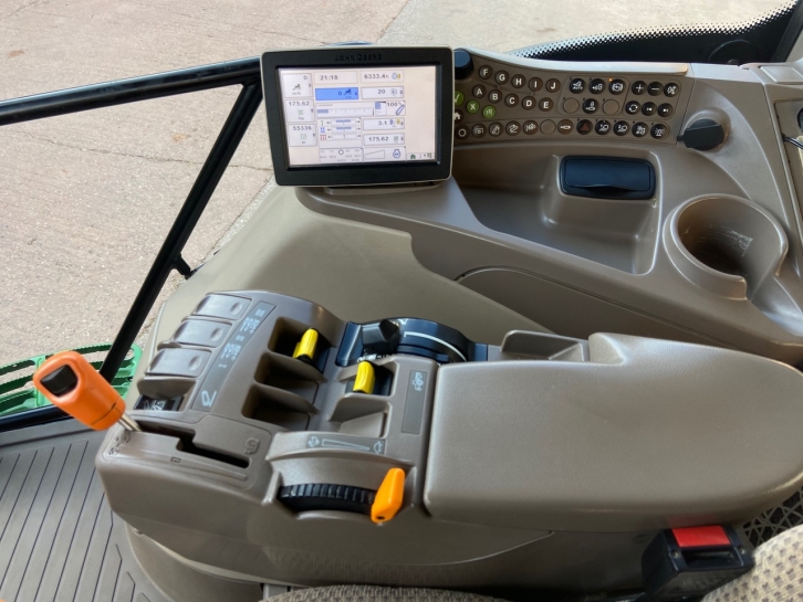 John Deere 6130R