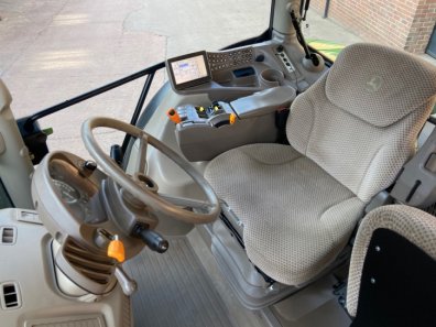 John Deere 6130R