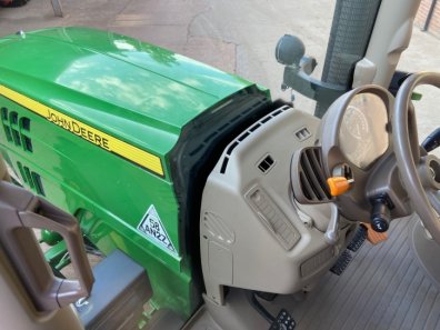 John Deere 6130R