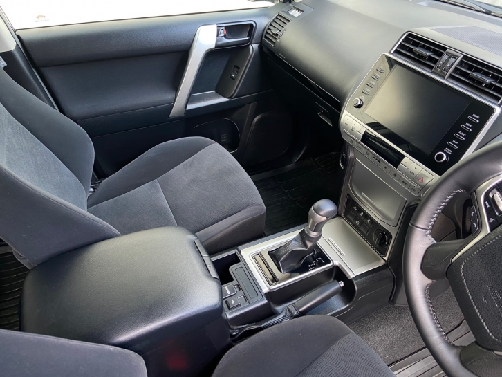Toyota Landcruiser Commercial Active 2.8 diesel