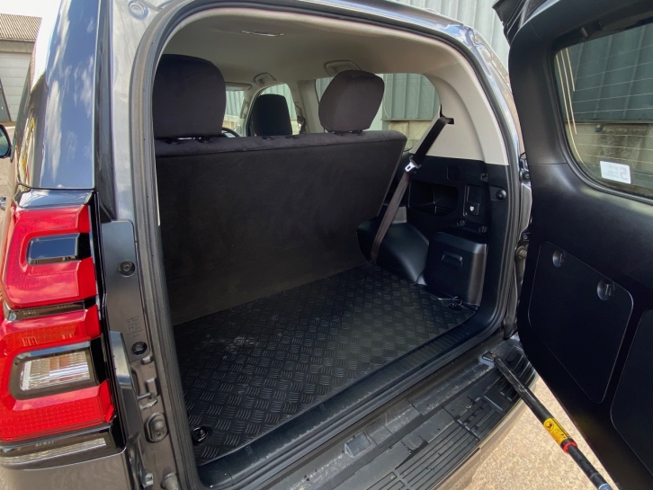 Toyota Landcruiser Commercial Active 2.8 diesel