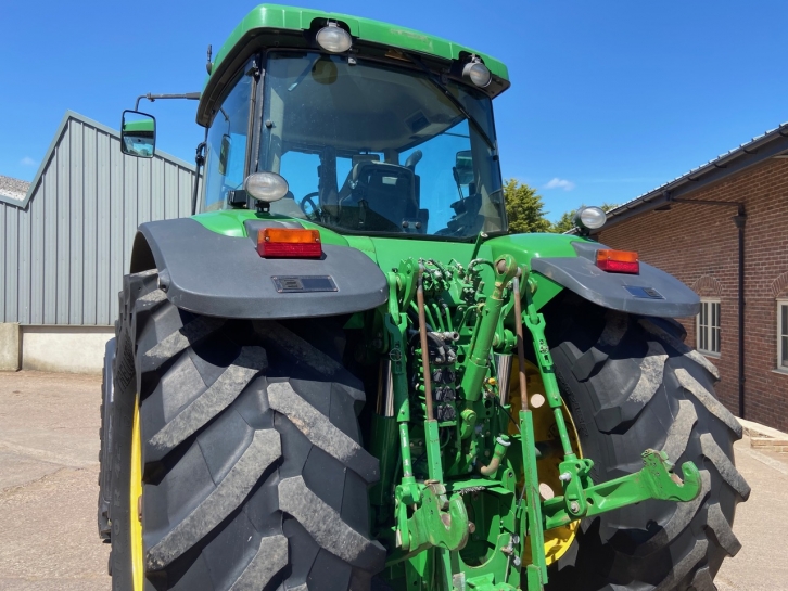 John Deere 7920