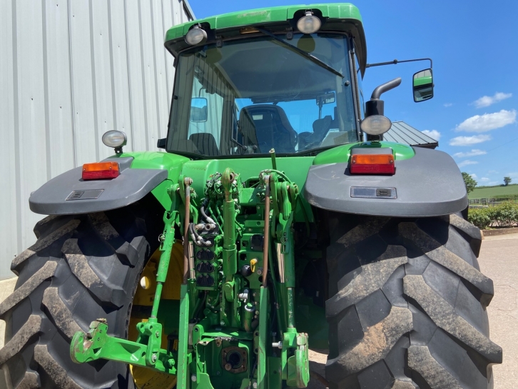 John Deere 7920