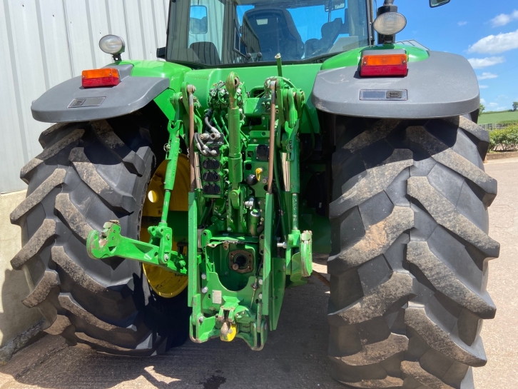 John Deere 7920