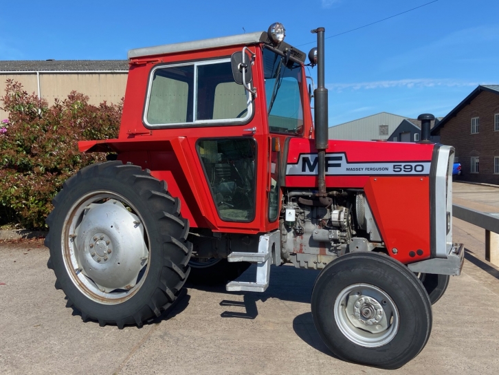 Massey Ferguson 590