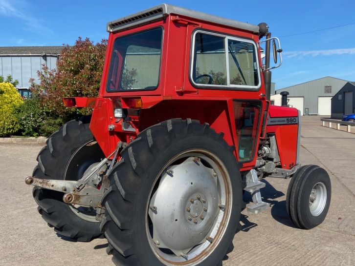 Massey Ferguson 590