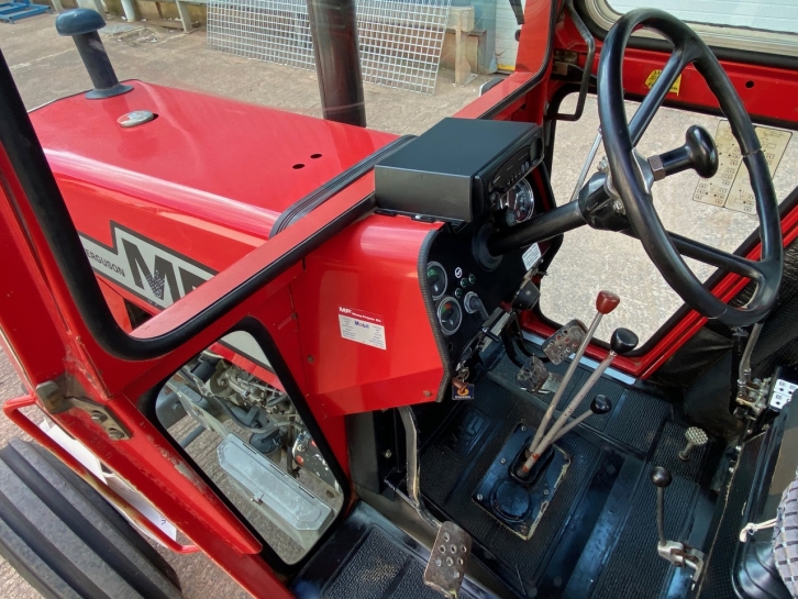 Massey Ferguson 590