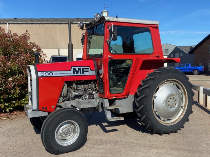 Massey Ferguson 590