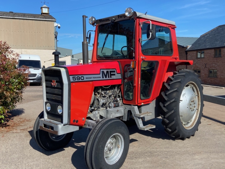Massey Ferguson 590