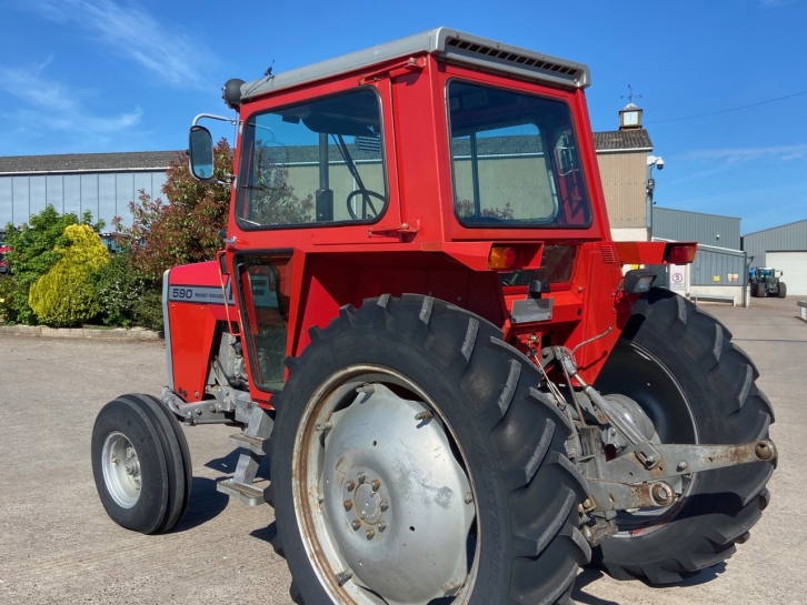 Massey Ferguson 590