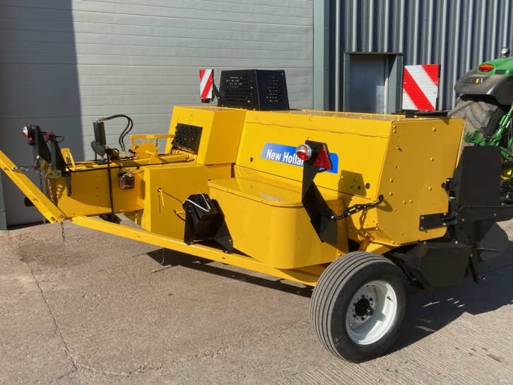 New Holland BC5070 conventional baler