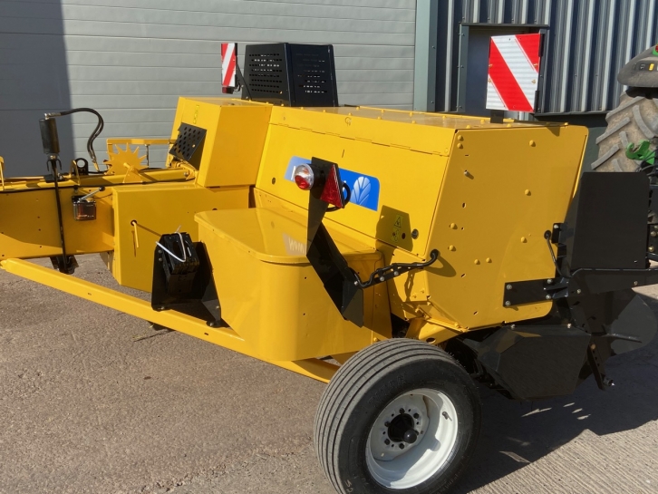 New Holland BC5070 conventional baler