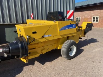 New Holland BC5070 conventional baler
