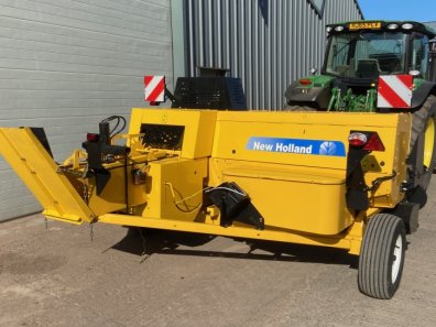 New Holland BC5070 conventional baler