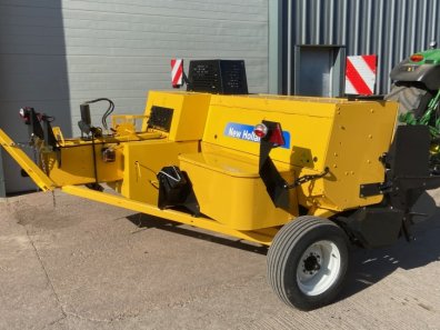 New Holland BC5070 conventional baler