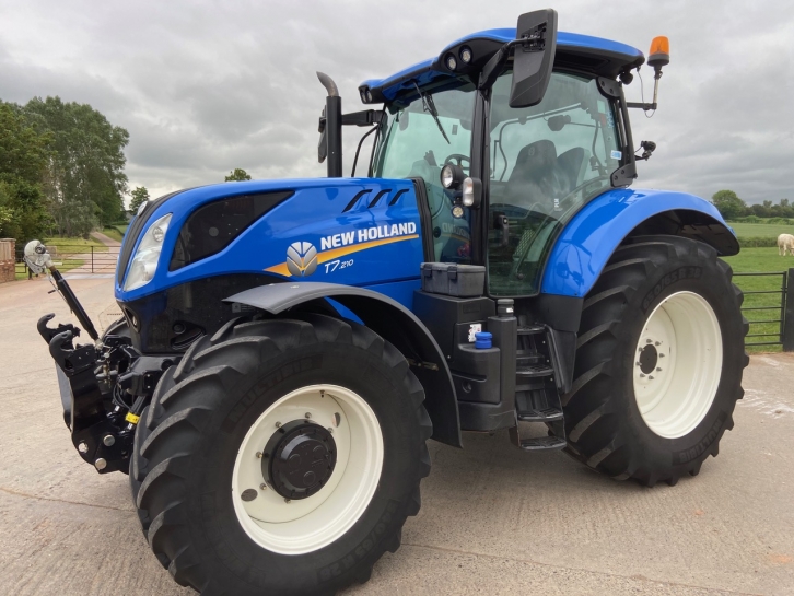 New Holland T7.210