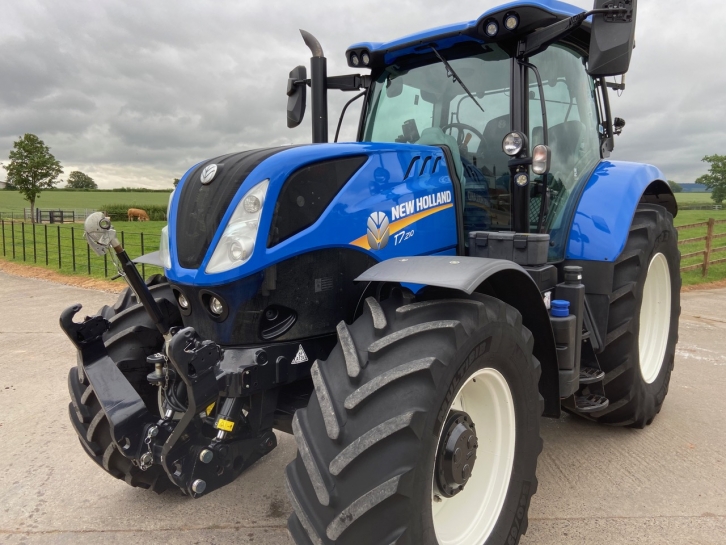 New Holland T7.210