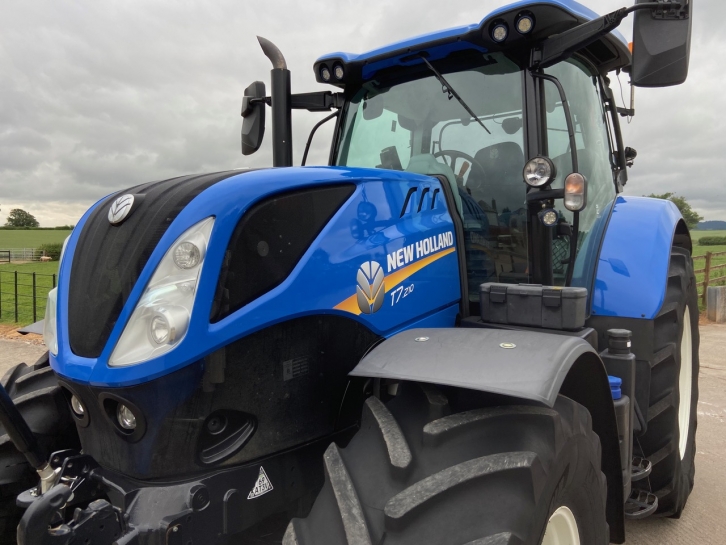 New Holland T7.210