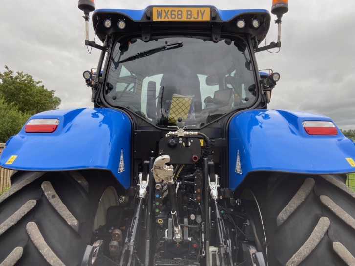 New Holland T7.210
