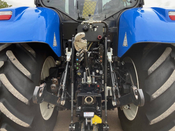 New Holland T7.210