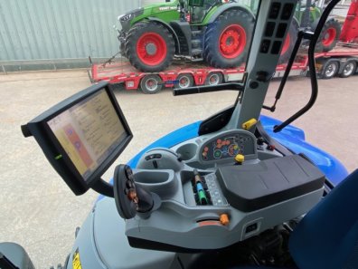 New Holland T7.210
