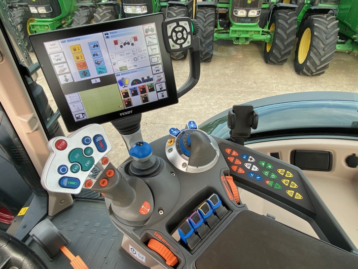 Fendt 724 Profi-Plus