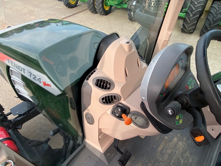 Fendt 724 Profi-Plus