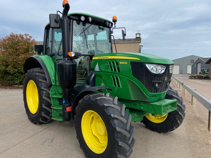 John Deere 6120M