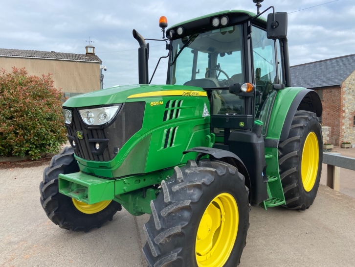 John Deere 6120M