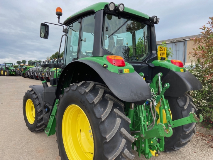 John Deere 6120M