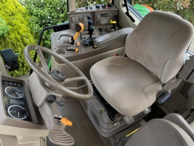 John Deere 6120M
