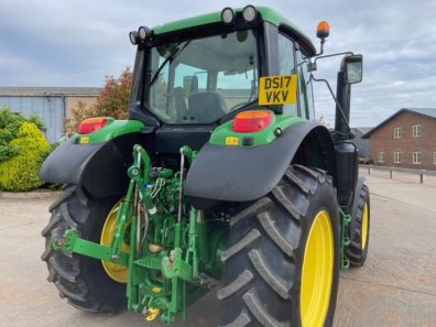 John Deere 6120M