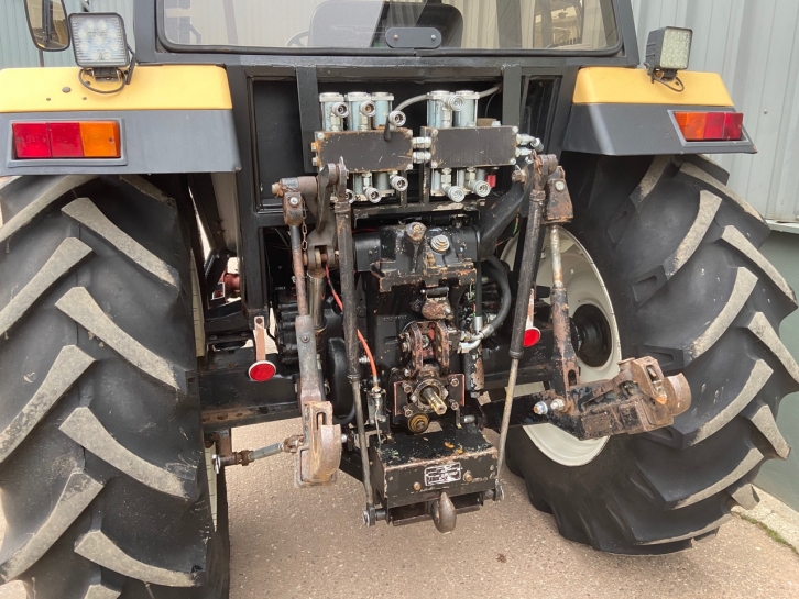Leyland 704