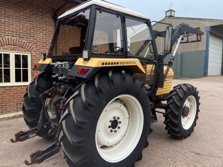 Leyland 704