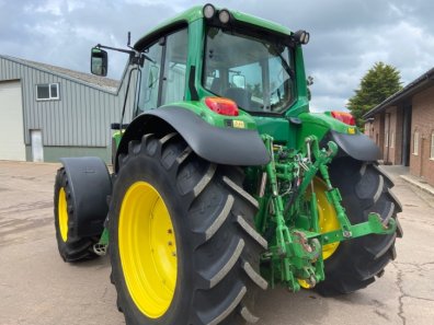 John Deere 6820