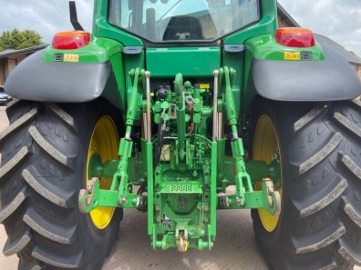 John Deere 6820