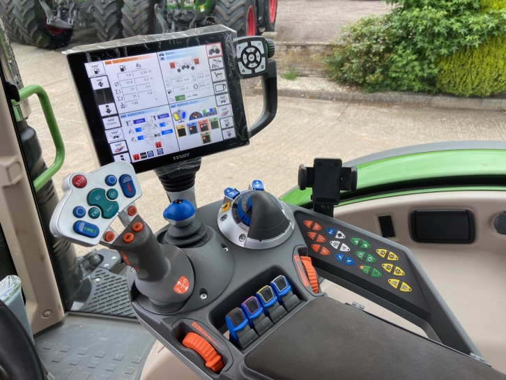 Fendt 724 Profi-Plus