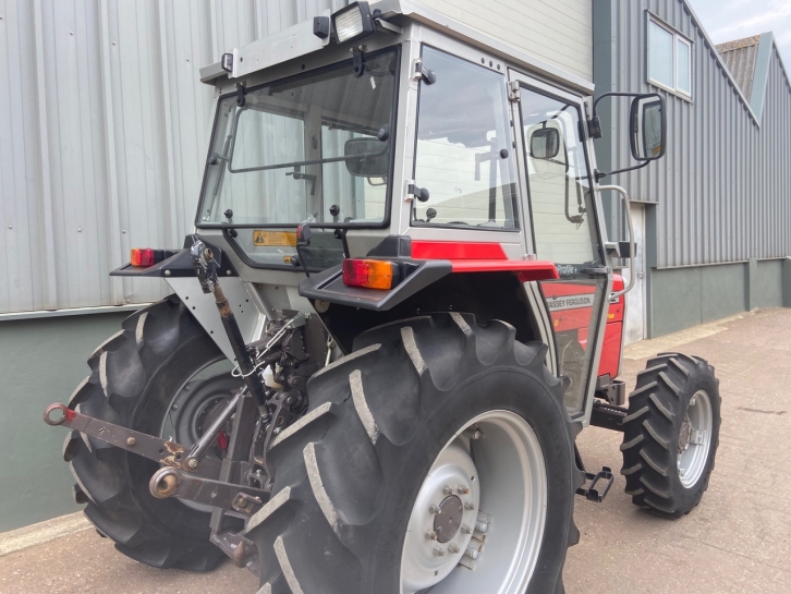 Massey Ferguson 352