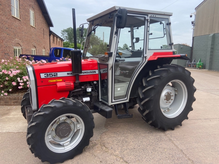 Massey Ferguson 352