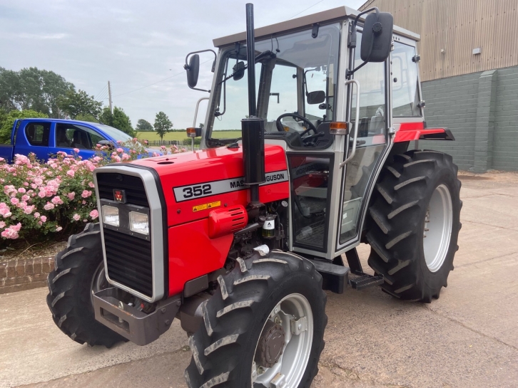 Massey Ferguson 352