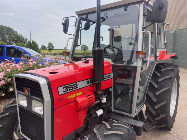Massey Ferguson 352