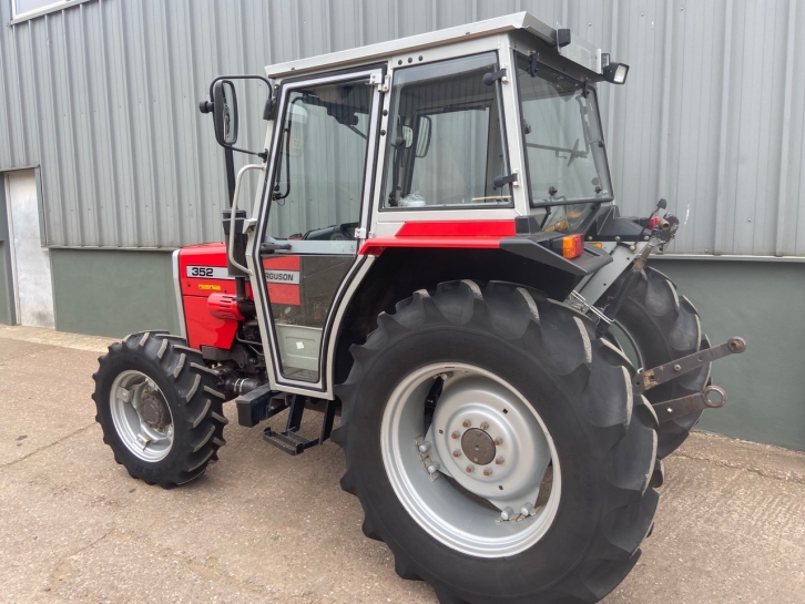 Massey Ferguson 352
