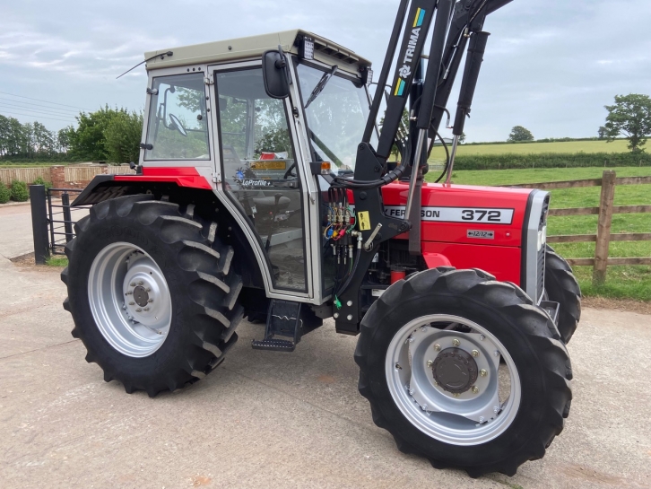 Massey Ferguson 372